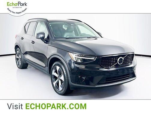 2024 Volvo XC40 B5 Plus Dark Theme