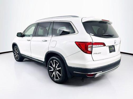2022 Honda Pilot Touring 8-Passenger