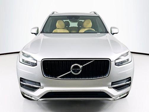 2017 Volvo XC90 T6 Momentum