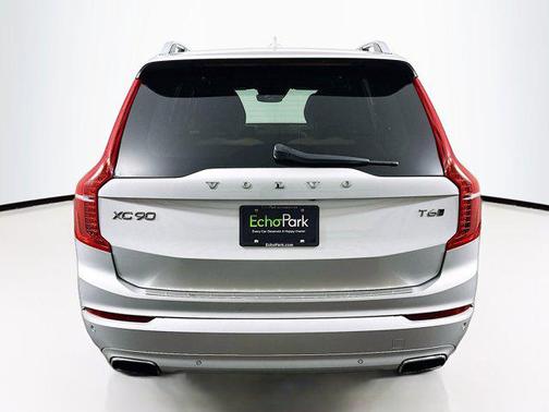 2017 Volvo XC90 T6 Momentum