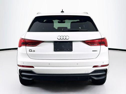 2024 Audi Q3 Premium 45 TFSI S line quattro Tiptronic