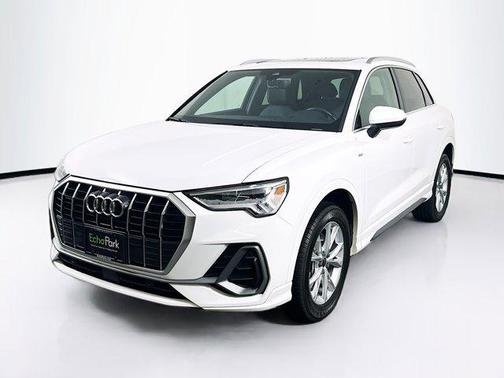 2024 Audi Q3 Premium 45 TFSI S line quattro Tiptronic