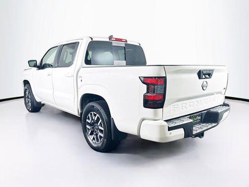 2024 Nissan Frontier SL