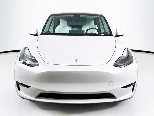 2022 Tesla Model Y Long Range Dual Motor All-Wheel Drive