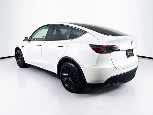 2022 Tesla Model Y Long Range Dual Motor All-Wheel Drive