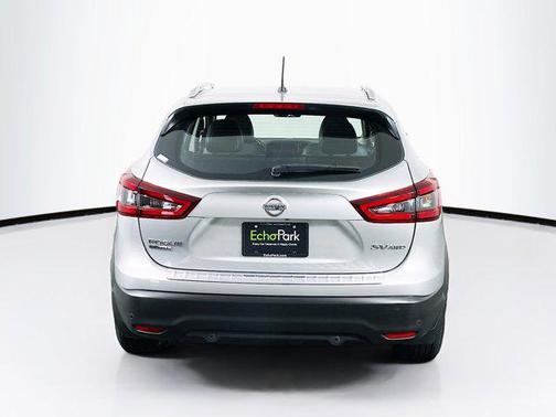2022 Nissan Rogue Sport SV