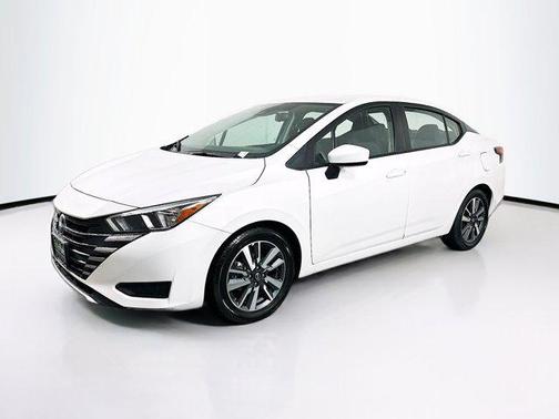 2023 Nissan Versa 1.6 SV