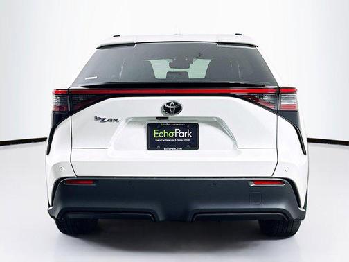 Wind Chill Pearl 2023 Toyota bZ4X XLE