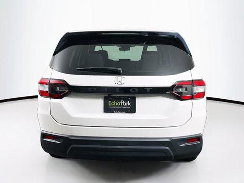 2023 Honda Pilot 2WD LX