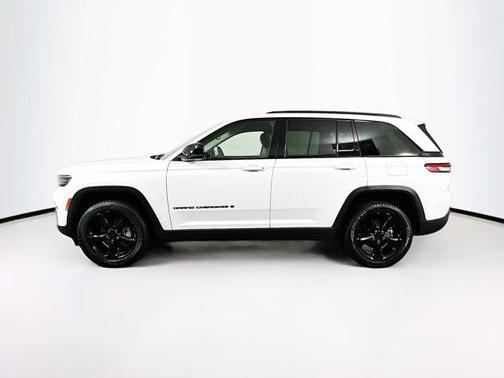 Bright White Clearcoat 2023 Jeep Grand Cherokee Limited