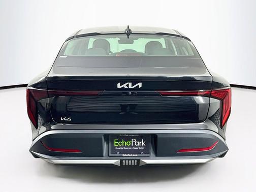 Aurora Black Pearl 2025 Kia K4 LXS