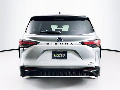 2021 Toyota Sienna XSE 7 Passenger