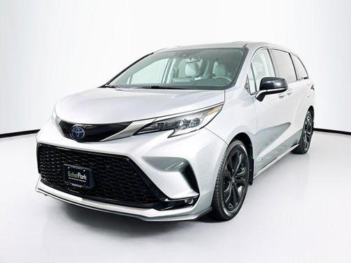 2021 Toyota Sienna XSE 7 Passenger