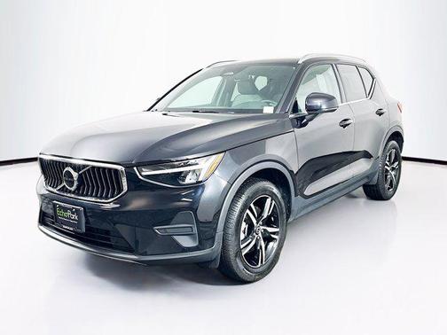 2024 Volvo XC40 B5 Core Bright Theme
