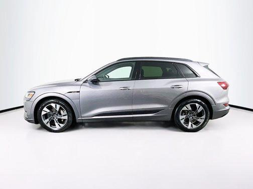 2022 Audi e-tron Premium