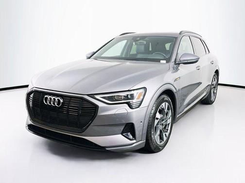 2022 Audi e-tron Premium