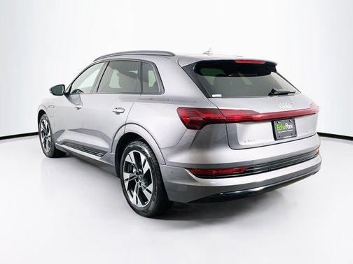 2022 Audi e-tron Premium