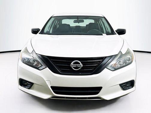 Pearl White 2018 Nissan Altima 2.5 SR