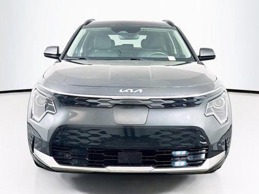 Graphite Gray 2024 Kia Niro EV Wind
