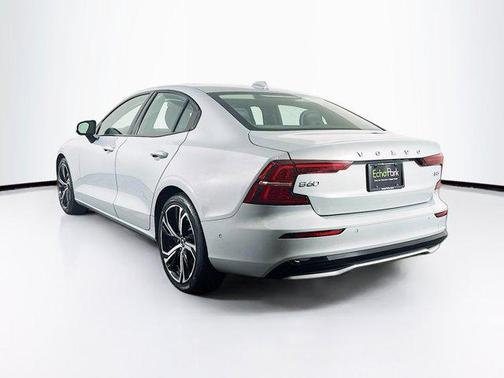 2024 Volvo S60 B5 Plus Dark Theme