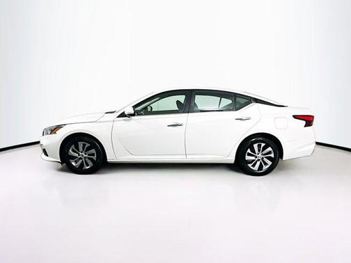 2022 Nissan Altima S FWD