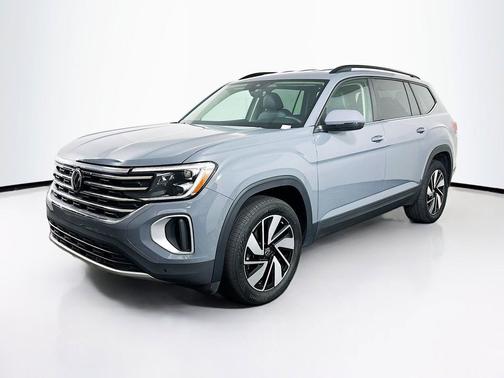 Platinum Gray Metallic 2025 Volkswagen Atlas 2.0T SE w/Technology 4MOTION