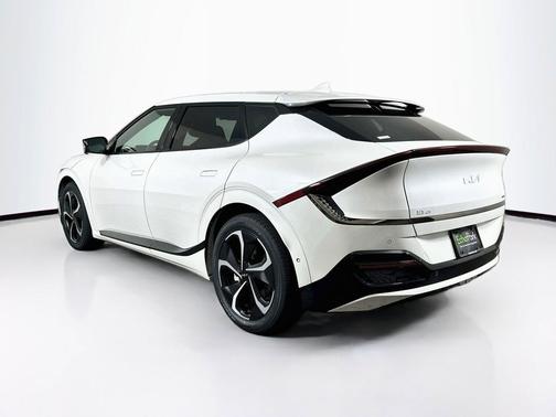 Snow White Pearl 2023 Kia EV6 GT-Line