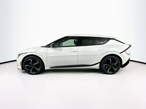 Snow White Pearl 2023 Kia EV6 GT-Line