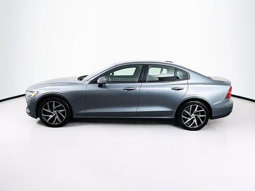 2020 Volvo S60 T5 Momentum