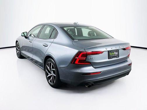 2020 Volvo S60 T5 Momentum