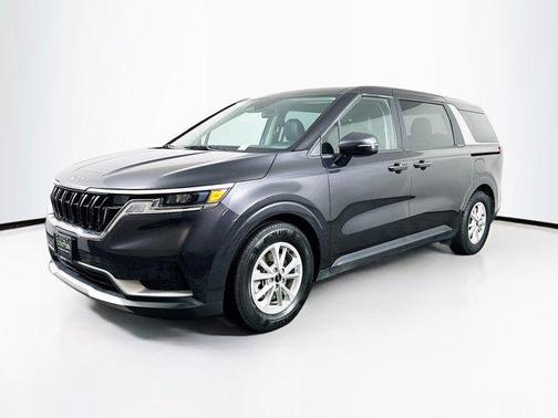 2023 Kia Carnival LX