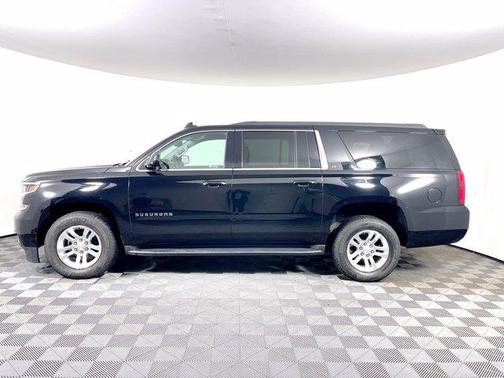 Photo 4 of 29 of 2019 Chevrolet Suburban LT