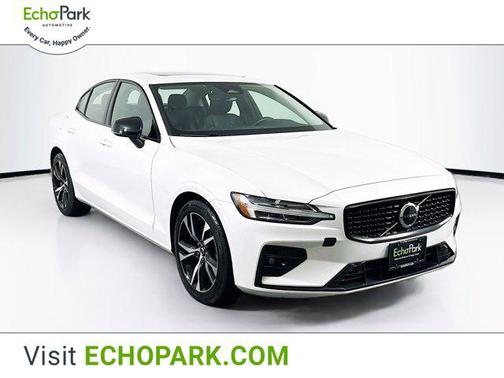 2024 Volvo S60 B5 Core Dark Theme