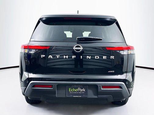 2024 Nissan Pathfinder S 4WD