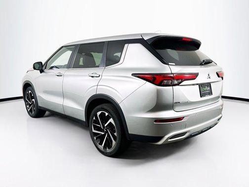 Alloy Silver Metallic 2024 Mitsubishi Outlander SE
