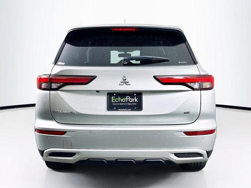 Alloy Silver Metallic 2024 Mitsubishi Outlander SE