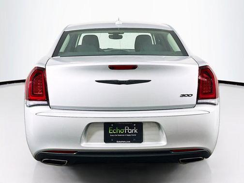 2023 Chrysler 300 Touring