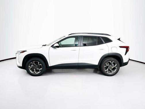 Summit White 2025 Chevrolet Trax LT