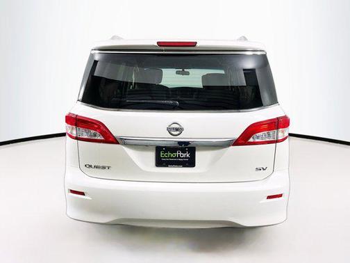 2016 Nissan Quest SV