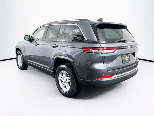 2022 Jeep Grand Cherokee Laredo