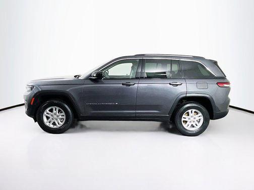 2022 Jeep Grand Cherokee Laredo