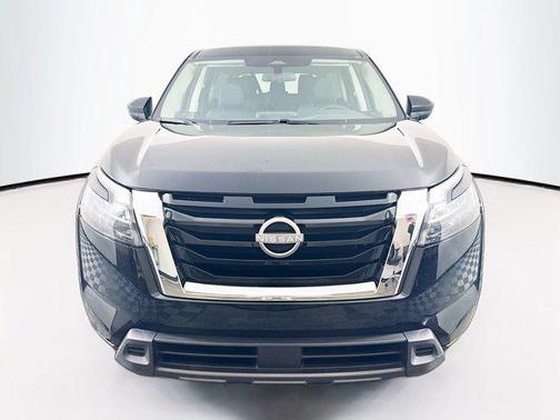 2023 Nissan Pathfinder S FWD