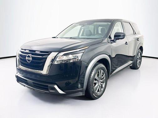 2023 Nissan Pathfinder S FWD