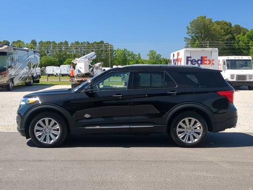 AGATE BLACK METALLIC 2024 Ford Explorer KING RANCH