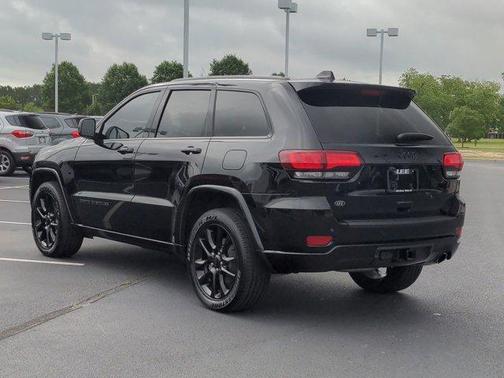 Photo 5 of 44 of 2021 Jeep Grand Cherokee Laredo X