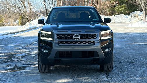 2025 Nissan Frontier SL