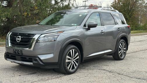 2025 Nissan Pathfinder Platinum