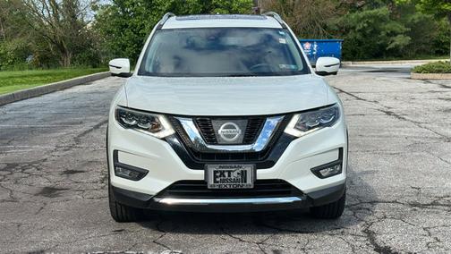 White 2017 Nissan Rogue SL