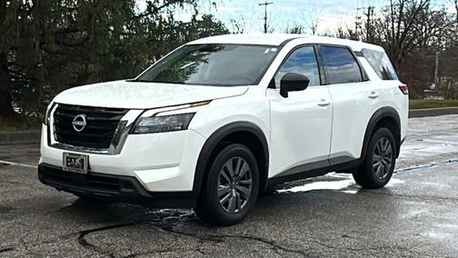 2024 Nissan Pathfinder S