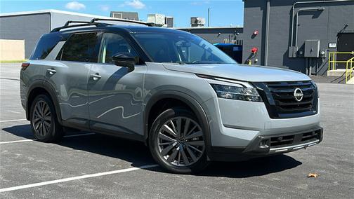 2024 Nissan Pathfinder SL